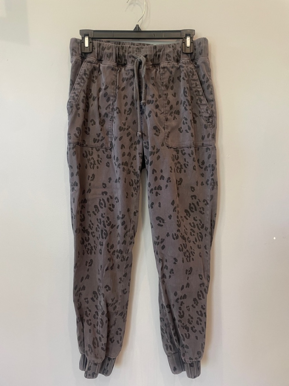Grey and black Leopard Print Jogger Pants size  xs - great fall wear